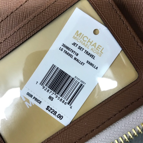 Michael Kors jet set travel wallet - Picture 7 of 11